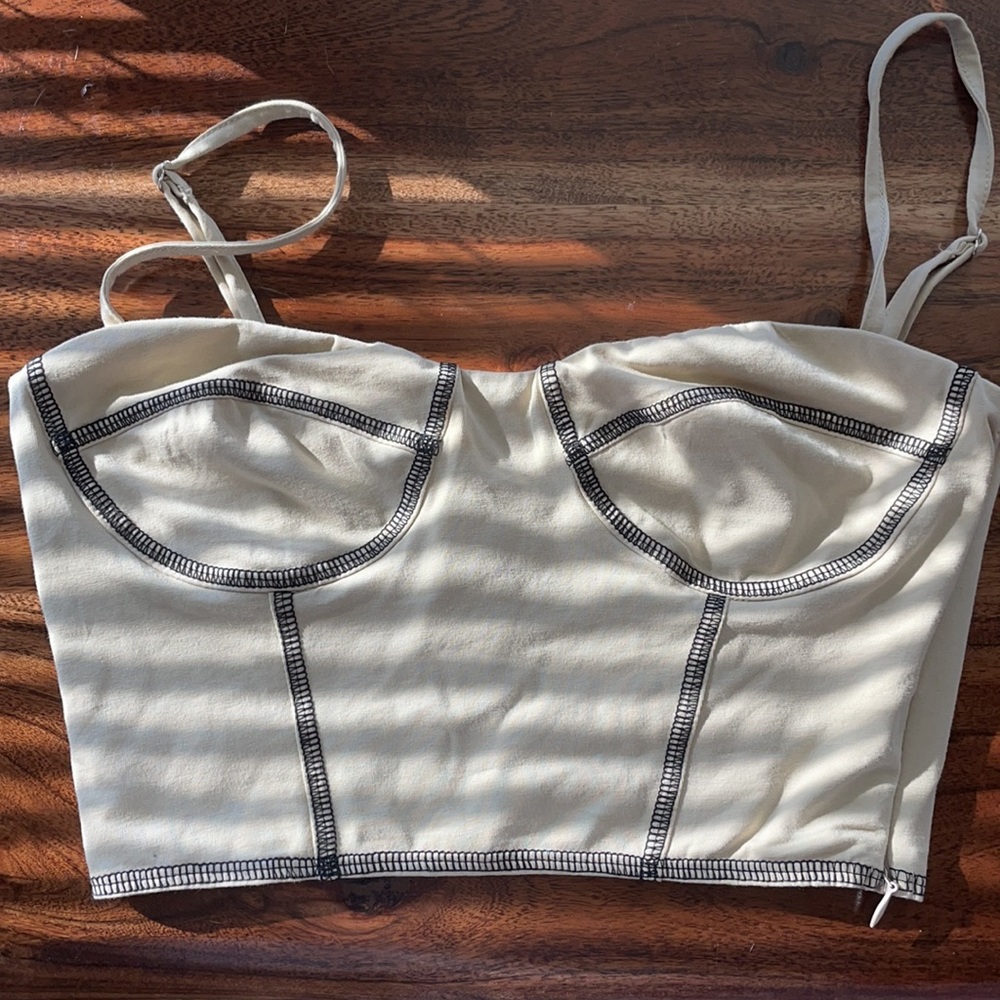 Princess Polly Leilani Top | US 4 | Beige - Picture 8 of 8
